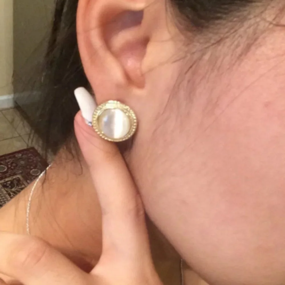 Vintage Round Cat Eye Opal Stud Earrings - Picture 4 of 5